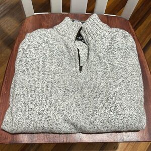 White/Gray Heavyweight Sweater from Chaps. Men’s L.